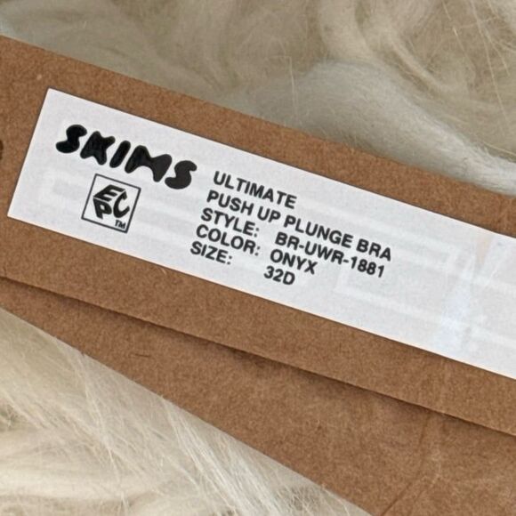 Skims Ultimate Push-up Plunge Bra Onyx Size 32D - Picture 7 of 7